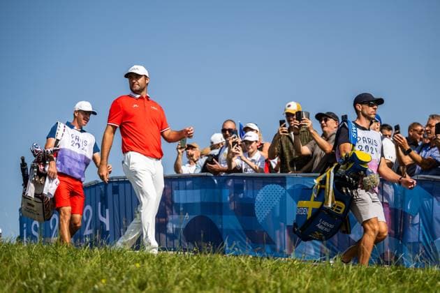 240801 Scottie Scheffler of USA ahead of men s individual golf round 1 during day 6 of the Paris 2024 Olympic Games, Olympische Spiele, Olympia, OS on August 1, 2024 in Paris. Photo: Ludvig Thunman BILDBYRAN kod LT LT0653 golf olympic games olympics os ol olympiska spel olympiske leker paris 2024 paris-os paris-ol 6 bbeng usa Copyright: LUDVIGxTHUNMAN BB240801LT097