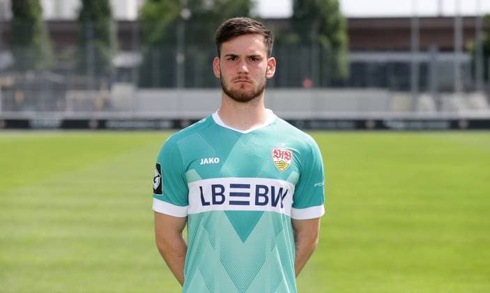 Stuttgart , Fototermin , Dennis Seimen ; VfB Stuttgart II ;3.Liga Porträttermin 2024 2025