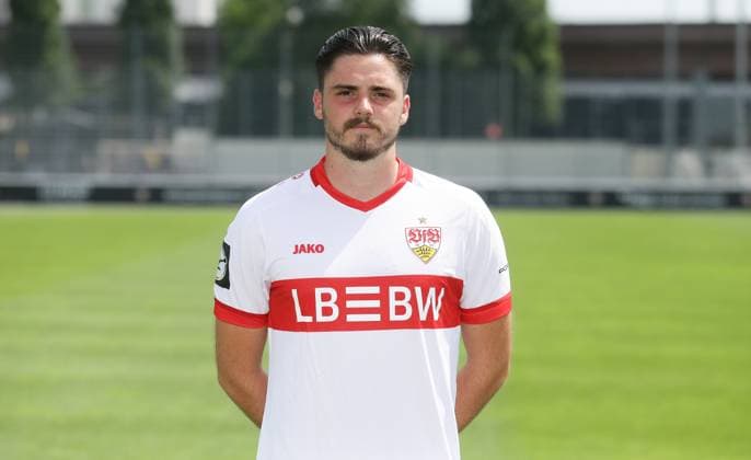 Stuttgart , Fototermin , Jakov Suver ; VfB Stuttgart II ;3.Liga Porträttermin 2024 2025