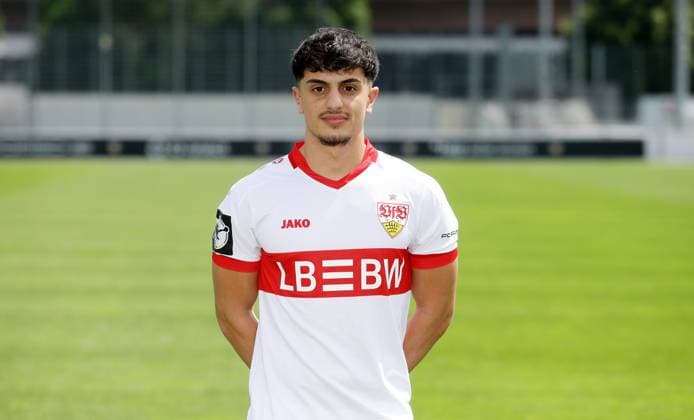 Stuttgart , Fototermin , Semih Kara ; VfB Stuttgart II ;3.Liga Porträttermin 2024 2025