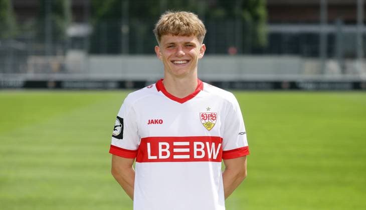 Stuttgart , Fototermin , Tom Barth ; VfB Stuttgart II ;3.Liga Porträttermin 2024 2025