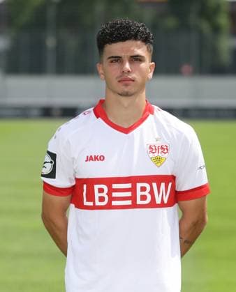 Stuttgart , Fototermin , Alexandre Azevedo ; VfB Stuttgart II ;3.Liga Porträttermin 2024 2025