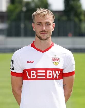 Stuttgart , Fototermin ,Alexander Groiß ; VfB Stuttgart II ;3.Liga Porträttermin 2024 2025