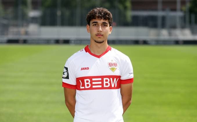 Stuttgart , Fototermin , Raul Paula ; VfB Stuttgart II ;3.Liga Porträttermin 2024 2025