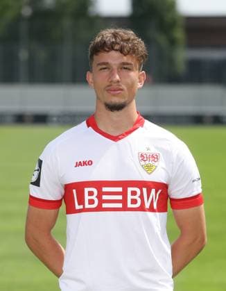 Stuttgart , Fototermin , Elton Krasniqi ; VfB Stuttgart II ;3.Liga Porträttermin 2024 2025
