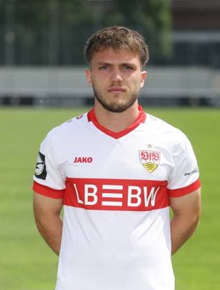 Stuttgart , Fototermin , Lukas Laupheimer ; VfB Stuttgart II ;3.Liga Porträttermin 2024 2025