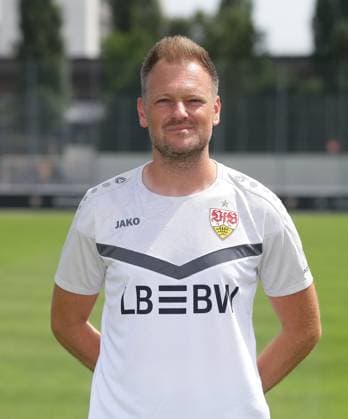Stuttgart , Fototermin , Cheftrainer Markus Fiedler ; VfB Stuttgart II ;3.Liga Porträttermin 2024 2025