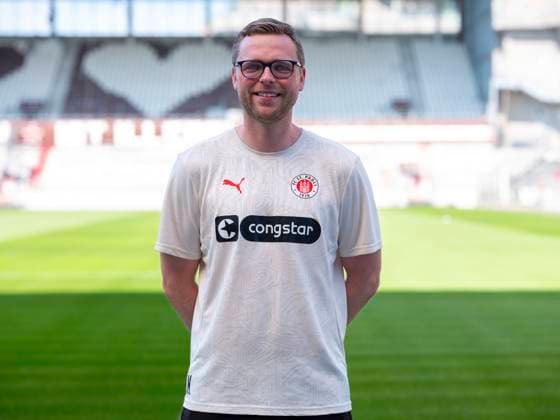 Physiotherapeut Dominik Körner (St.Pauli) 31.07.24, Hamburg, FC St.Pauli 1910, 1. Fussball Bundesliga, 1.Liga, DFL, Saison 2024 2025, und Portraittermin REGULATIONS PROHIBIT ANY USE OF PHOTOGRAPHS as IMAGE SEQUENCES and or QUASI-VIDEO. Â