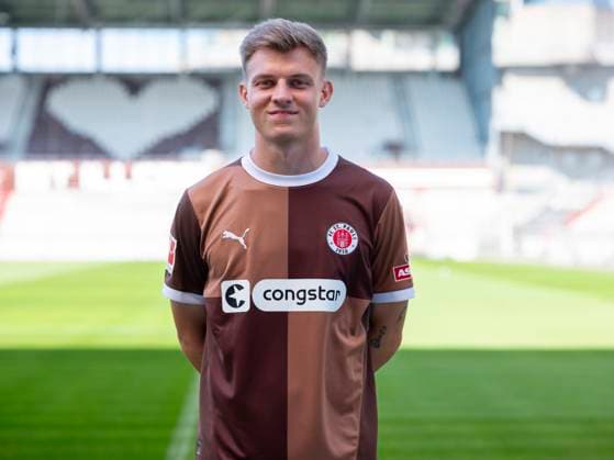 David Nemeth (St.Pauli) 31.07.24, Hamburg, FC St.Pauli 1910, 1. Fussball Bundesliga, 1.Liga, DFL, Saison 2024 2025, und Portraittermin REGULATIONS PROHIBIT ANY USE OF PHOTOGRAPHS as IMAGE SEQUENCES and or QUASI-VIDEO. Â