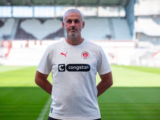 Co-Trainer Peter Nemeth (St.Pauli) 31.07.24, Hamburg, FC St.Pauli 1910, 1. Fussball Bundesliga, 1.Liga, DFL, Saison 2024 2025, und Portraittermin REGULATIONS PROHIBIT ANY USE OF PHOTOGRAPHS as IMAGE SEQUENCES and or QUASI-VIDEO. Â