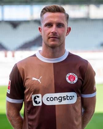 Johannes Eggestein (St.Pauli) 31.07.24, Hamburg, FC St.Pauli 1910, 1. Fussball Bundesliga, 1.Liga, DFL, Saison 2024 2025, und Portraittermin REGULATIONS PROHIBIT ANY USE OF PHOTOGRAPHS as IMAGE SEQUENCES and or QUASI-VIDEO. Â