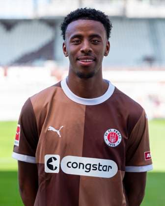 Morgan Guilavogui (St.Pauli) 31.07.24, Hamburg, FC St.Pauli 1910, 1. Fussball Bundesliga, 1.Liga, DFL, Saison 2024 2025, und Portraittermin REGULATIONS PROHIBIT ANY USE OF PHOTOGRAPHS as IMAGE SEQUENCES and or QUASI-VIDEO. Â