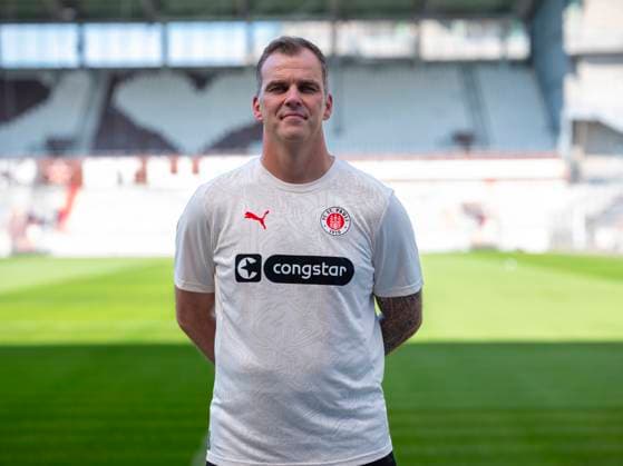Torwarttrainer Sven van der Jeugt (St.Pauli) 31.07.24, Hamburg, FC St.Pauli 1910, 1. Fussball Bundesliga, 1.Liga, DFL, Saison 2024 2025, und Portraittermin REGULATIONS PROHIBIT ANY USE OF PHOTOGRAPHS as IMAGE SEQUENCES and or QUASI-VIDEO. Â