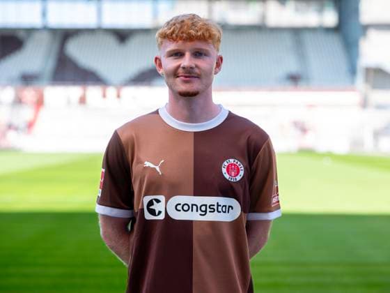 Robert Wagner (St.Pauli) 31.07.24, Hamburg, FC St.Pauli 1910, 1. Fussball Bundesliga, 1.Liga, DFL, Saison 2024 2025, und Portraittermin REGULATIONS PROHIBIT ANY USE OF PHOTOGRAPHS as IMAGE SEQUENCES and or QUASI-VIDEO. Â