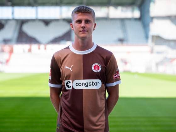 Erik Ahlstrand (St.Pauli) 31.07.24, Hamburg, FC St.Pauli 1910, 1. Fussball Bundesliga, 1.Liga, DFL, Saison 2024 2025, und Portraittermin REGULATIONS PROHIBIT ANY USE OF PHOTOGRAPHS as IMAGE SEQUENCES and or QUASI-VIDEO. Â
