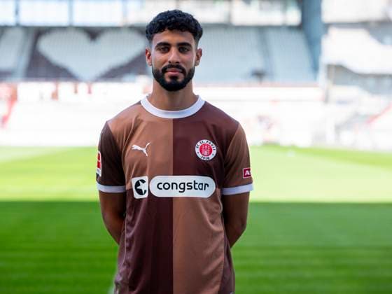 Elias Saad (St.Pauli) 31.07.24, Hamburg, FC St.Pauli 1910, 1. Fussball Bundesliga, 1.Liga, DFL, Saison 2024 2025, und Portraittermin REGULATIONS PROHIBIT ANY USE OF PHOTOGRAPHS as IMAGE SEQUENCES and or QUASI-VIDEO. Â