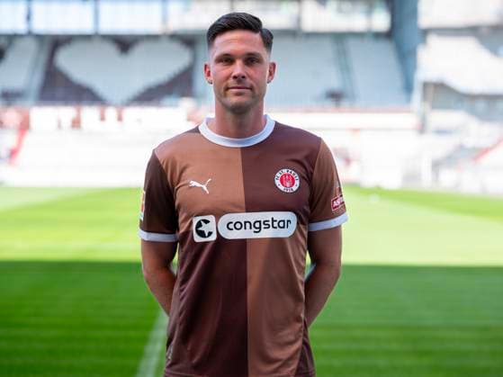 Andreas Albers (St.Pauli) 31.07.24, Hamburg, FC St.Pauli 1910, 1. Fussball Bundesliga, 1.Liga, DFL, Saison 2024 2025, und Portraittermin REGULATIONS PROHIBIT ANY USE OF PHOTOGRAPHS as IMAGE SEQUENCES and or QUASI-VIDEO. Â
