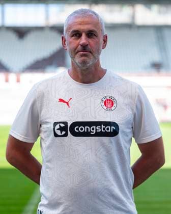 Co-Trainer Peter Nemeth (St.Pauli) 31.07.24, Hamburg, FC St.Pauli 1910, 1. Fussball Bundesliga, 1.Liga, DFL, Saison 2024 2025, und Portraittermin REGULATIONS PROHIBIT ANY USE OF PHOTOGRAPHS as IMAGE SEQUENCES and or QUASI-VIDEO. Â