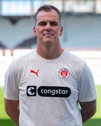 Torwarttrainer Sven van der Jeugt (St.Pauli) 31.07.24, Hamburg, FC St.Pauli 1910, 1. Fussball Bundesliga, 1.Liga, DFL, Saison 2024 2025, und Portraittermin REGULATIONS PROHIBIT ANY USE OF PHOTOGRAPHS as IMAGE SEQUENCES and or QUASI-VIDEO. Â