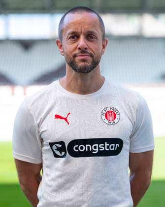 Athletiktrainer Karim Rashwan (St.Pauli) 31.07.24, Hamburg, FC St.Pauli 1910, 1. Fussball Bundesliga, 1.Liga, DFL, Saison 2024 2025, und Portraittermin REGULATIONS PROHIBIT ANY USE OF PHOTOGRAPHS as IMAGE SEQUENCES and or QUASI-VIDEO. Â