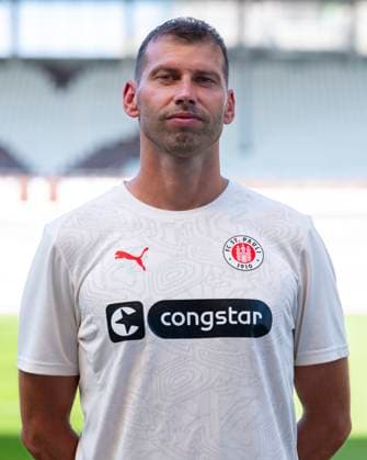 Athletiktrainer Thomas Barth (St.Pauli) 31.07.24, Hamburg, FC St.Pauli 1910, 1. Fussball Bundesliga, 1.Liga, DFL, Saison 2024 2025, und Portraittermin REGULATIONS PROHIBIT ANY USE OF PHOTOGRAPHS as IMAGE SEQUENCES and or QUASI-VIDEO. Â