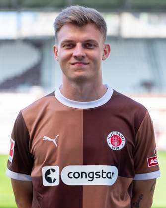 David Nemeth (St.Pauli) 31.07.24, Hamburg, FC St.Pauli 1910, 1. Fussball Bundesliga, 1.Liga, DFL, Saison 2024 2025, und Portraittermin REGULATIONS PROHIBIT ANY USE OF PHOTOGRAPHS as IMAGE SEQUENCES and or QUASI-VIDEO. Â