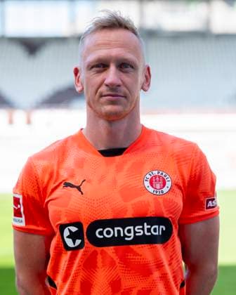 TW Sascha Burchert (St.Pauli) 31.07.24, Hamburg, FC St.Pauli 1910, 1. Fussball Bundesliga, 1.Liga, DFL, Saison 2024 2025, und Portraittermin REGULATIONS PROHIBIT ANY USE OF PHOTOGRAPHS as IMAGE SEQUENCES and or QUASI-VIDEO. Â
