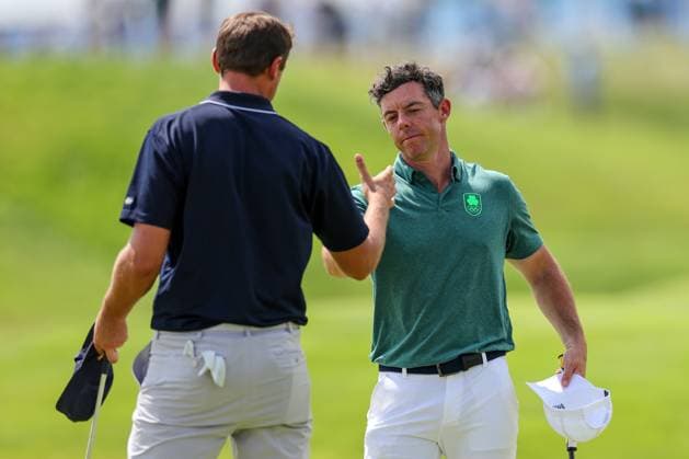 Paris 2024 Olympic Games, Olympische Spiele, Olympia, OS Le Golf National, Guyancourt, Paris, France 1 8 2024 Ireland™s Rory McIlroy and Sweden™s Ludvig Avberg shake hands after their round Rory McIlroy and Ludvig Avberg shake hands after their round 1 8 2024  Copyright: x INPHO JamesxCrombiex JRH22733