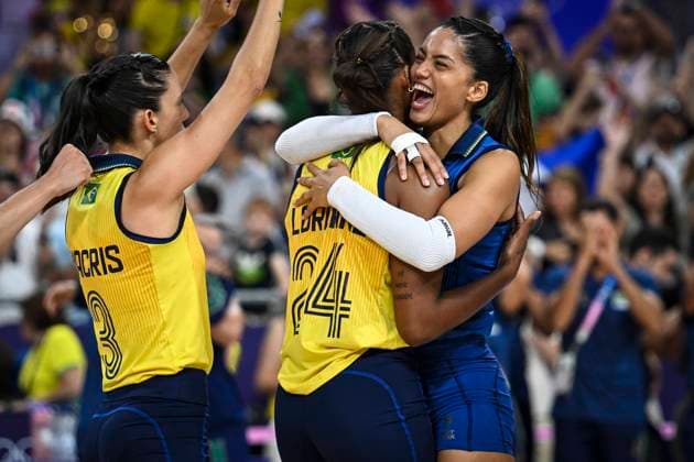 Nyeme Costa of Brazil celebrates after winning womens volleyball match between Brazil and Japan at the Olympic Games, Olympische Spiele, Olympia, OS Paris 2024 at South Paris Arena in Paris, France. (Richard Callis SPP) Copyright: xRichardxCallis SPPx spp-en-RiCa-RM4_richiecallis_0108-0066