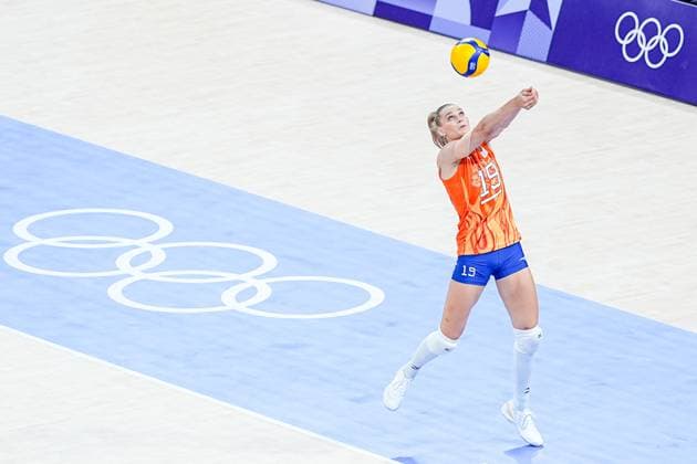 2024-08-01 Volleybal - Olympic Games, Olympische Spiele, Olympia, OS Paris 2024 - Day 6 PARIS, FRANCE - AUGUST 1: Nika Daalderop of the Netherlands hits the ball during the Volleybal - Olympic Games Paris 2024 match between Italy and Netherlands on Day 6 at Paris Arena on August 1, 2024 in Paris, France. (Photo by Andre Weening BSR Agency) Paris France Content not available for redistribution in The Netherlands directly or indirectly through any third parties. Copyright: xBSRxAgencyx