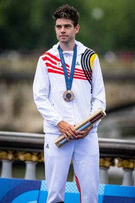 VAN AERT Wout: Olympic Games, Olympische Spiele, Olympia, OS - Paris 2024 VAN AERT Wout ( BEL ) Belgium Third Place - Award Ceremony Medal Ceremony Podium - Hochformat hoch vertikal Portrait - Event Veranstaltung: Olympic Games-Paris 2024 - Category Kategorie: Cycling - Road cycling, Rad, Radsport, Strasse World Championships - Elite Men - Location Ort: Europe - France - Paris - Start: Paris - Finish: Paris - Pont Alexandre III - Discipline: Individual Time Trail ( ITT ) - Distance: 32,4 km - Date Datum: 27.07.2024 Saturday Day 1 -