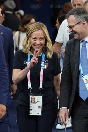 Die italienische Ministerpräsidentin Giorgia Meloni (ITA) feiert den Sieg der italienischen Judoka Alice Bellandi (ITA) im Finale in der Klasse bis 78 Kilogramm beim Judo, Goldmedaille , Judo, Victoryzeichen Paris 2024, Olympic Games, Olympische Spiele, Olympia, OS Paris 2024, Olympic Games 2024, 01.08.2024, -