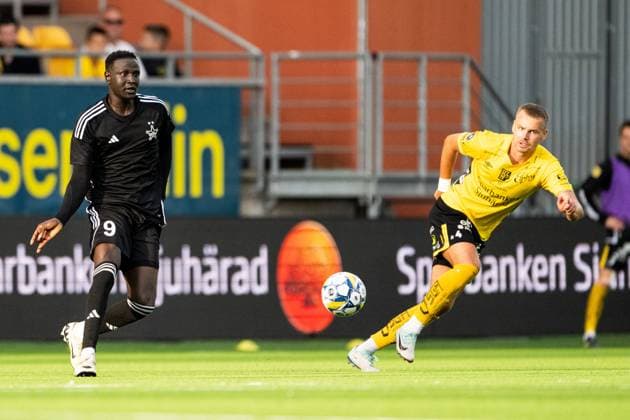 240801 Ajak Riak of Sheriff Tiraspol and Gustav Henriksson of Elfsborg during the UEFA Europa League qualification match between Elfsborg and Sheriff Tiraspol on August 1, 2024 in Boras. Photo: Jörgen Jarnberger BILDBYRAN COP 112 JJ0383 fotboll football soccer fotball uefa europa league kval qualifying round qualification elfsborg sheriff tiraspol bbeng Copyright: JÖRGENxJARNBERGER BB240801JJ083