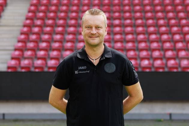 Fussball - 1. Bundesliga - Porträttermin 2024 2025 - 1. FSV Mainz 05 - 28.07.24, Darius Salbert (Teammanager), 1. FSV Mainz 05, 1. BL; Porträttermin 2024 2025, -