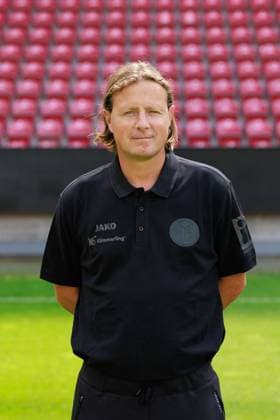 Fussball - 1. Bundesliga - Porträttermin 2024 2025 - 1. FSV Mainz 05 - 28.07.24, Bo Henriksen (Cheftrainer), 1. FSV Mainz 05, 1. BL; Porträttermin 2024 2025, -