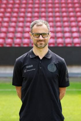 Fussball - 1. Bundesliga - Porträttermin 2024 2025 - 1. FSV Mainz 05 - 28.07.24, Sven Herzog (Leitung Performance), 1. FSV Mainz 05, 1. BL; Porträttermin 2024 2025, -