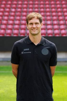 Fussball - 1. Bundesliga - Porträttermin 2024 2025 - 1. FSV Mainz 05 - 28.07.24, Jonas Grünewald (Stellvertretender Leiter Performance), 1. FSV Mainz 05, 1. BL; Porträttermin 2024 2025, -