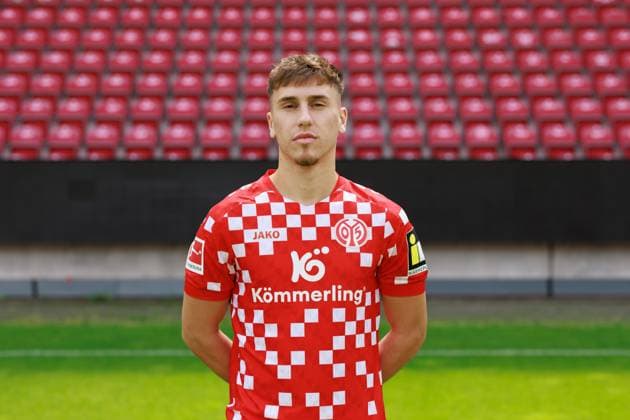 Fussball - 1. Bundesliga - Porträttermin 2024 2025 - 1. FSV Mainz 05 - 28.07.24, Brajan Gruda, 1. FSV Mainz 05, 1. BL; Porträttermin 2024 2025, -