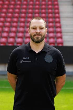 Fussball - 1. Bundesliga - Porträttermin 2024 2025 - 1. FSV Mainz 05 - 28.07.24, Nico Hölzel (Physiotherapeut), 1. FSV Mainz 05, 1. BL; Porträttermin 2024 2025, -
