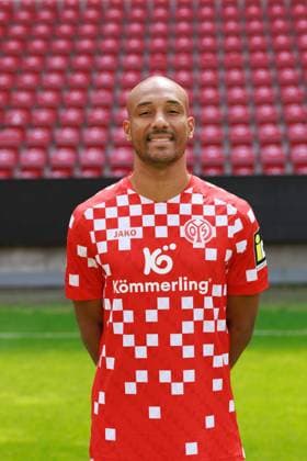 Fussball - 1. Bundesliga - Porträttermin 2024 2025 - 1. FSV Mainz 05 - 28.07.24, Karim Onisiwo, 1. FSV Mainz 05, 1. BL; Porträttermin 2024 2025, -