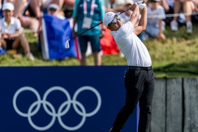 240802 C.T Pan of of Chinese Taipei competes in men s individual golf round 2 during day 7 of the Paris 2024 Olympic Games, Olympische Spiele, Olympia, OS on August 2, 2024 in Paris. Photo: Ludvig Thunman BILDBYRAN kod LT LT0655 golf olympic games olympics os ol olympiska spel olympiske leker paris 2024 paris-os paris-ol 7 bbeng Copyright: LUDVIGxTHUNMAN BB240802LT005