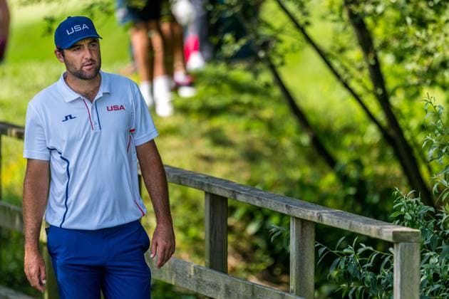 240802 Scottie Scheffler of USA competes in men s individual golf round 2 during day 7 of the Paris 2024 Olympic Games, Olympische Spiele, Olympia, OS on August 2, 2024 in Paris. Photo: Ludvig Thunman BILDBYRAN kod LT LT0655 golf olympic games olympics os ol olympiska spel olympiske leker paris 2024 paris-os paris-ol 7 bbeng Copyright: LUDVIGxTHUNMAN BB240802LT045