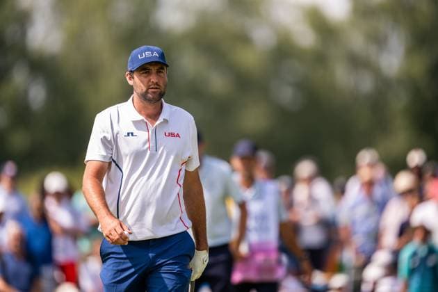 240802 Scottie Scheffler of USA competes in men s individual golf round 2 during day 7 of the Paris 2024 Olympic Games, Olympische Spiele, Olympia, OS on August 2, 2024 in Paris. Photo: Ludvig Thunman BILDBYRAN kod LT LT0655 golf olympic games olympics os ol olympiska spel olympiske leker paris 2024 paris-os paris-ol 7 bbeng usa Copyright: LUDVIGxTHUNMAN BB240802LT065