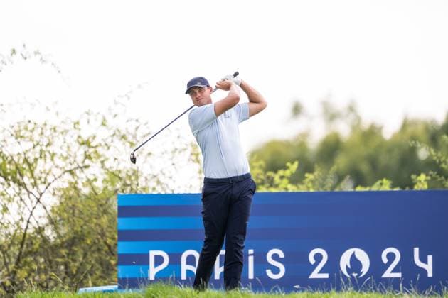 240802 Ludvig Aberg of Sweden competes in men s individual golf round 2 during day 7 of the Paris 2024 Olympic Games, Olympische Spiele, Olympia, OS on August 2, 2024 in Paris. Photo: Ludvig Thunman BILDBYRAN kod LT LT0655 golf olympic games olympics os ol olympiska spel olympiske leker paris 2024 paris-os paris-ol 7 bbeng sweden sverige Copyright: LUDVIGxTHUNMAN BB240802LT082