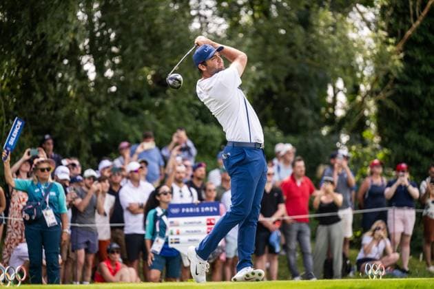 240802 Scottie Scheffler of USA competes in men s individual golf round 2 during day 7 of the Paris 2024 Olympic Games, Olympische Spiele, Olympia, OS on August 2, 2024 in Paris. Photo: Ludvig Thunman BILDBYRAN kod LT LT0655 golf olympic games olympics os ol olympiska spel olympiske leker paris 2024 paris-os paris-ol 7 bbeng usa Copyright: LUDVIGxTHUNMAN BB240802LT086
