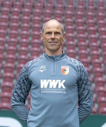 Dr. Jens-Ulrich Otto (Mannschaftsarzt); FC Augsburg; 1. BL, Porträttermin 2024 2025