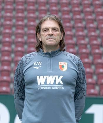 Dr. Andreas Weigel (Mannschaftsarzt); FC Augsburg; 1. BL, Porträttermin 2024 2025