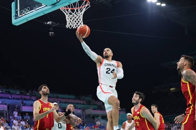JEUX OLYMPIQUES PARIS 2024 CANADA VS ESPAGNE PHOTOPQR VOIX DU NORD Alexis Christiaen ; 02 08 2024 ; JO 2024 - Basket ball - Hommes - CANADA VS ESPAGNE The Paris 2024 Summer Olympic Games, Olympische Spiele, Olympia, OS (Jul 26-Aug 11, 2024). nord France  Copyright: xPHOTOPQR VOIXxDUxNORD MAXPPPxAlexisxChristiaenx 20240802VDN3742 20240802VDN3744
