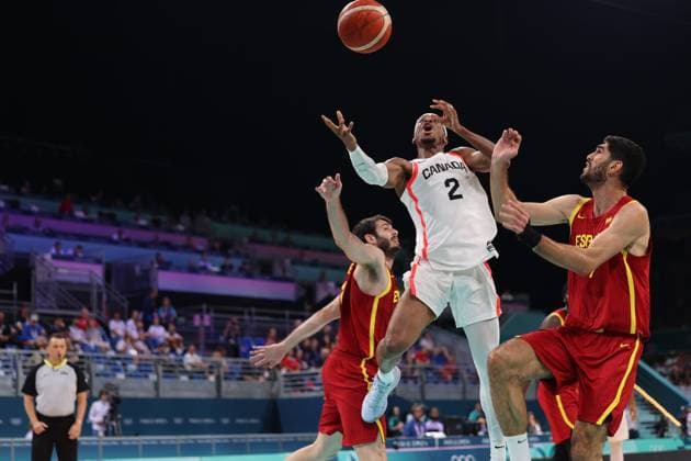 JEUX OLYMPIQUES PARIS 2024 CANADA VS ESPAGNE PHOTOPQR VOIX DU NORD Alexis Christiaen ; 02 08 2024 ; JO 2024 - Basket ball - Hommes - CANADA VS ESPAGNE The Paris 2024 Summer Olympic Games, Olympische Spiele, Olympia, OS (Jul 26-Aug 11, 2024). nord France  Copyright: xPHOTOPQR VOIXxDUxNORD MAXPPPxAlexisxChristiaenx 20240802VDN3742 20240802VDN3795