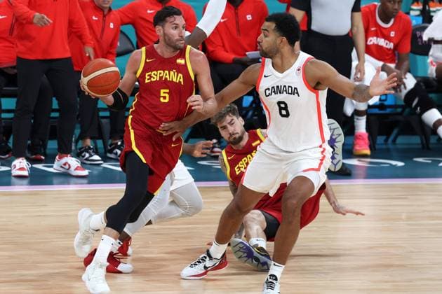 BASKET HOMMES CANADA CONTRE ESPAGNE JEUX OLYMPIQUES PHOTOPQR VOIX DU NORD Ludovic Maillard ; 02 08 2024 ; Villeneuve d ascq le 02 08 2024 basket hommes LYLES CANADA contre FERNANDEZ ESPAGNE stade pierre mauroy. LA VOIX DU NORD PHOTO LUDOVIC MAILLARD The Paris 2024 Summer Olympic Games, Olympische Spiele, Olympia, OS (Jul 26-Aug 11, 2024). France  Copyright: xPHOTOPQR VOIXxDUxNORD MAXPPPxLudovicxMaillardx 20240802VDN4132 20240802VDN4132